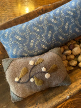 Wool Applique' WINTER Pillow Set