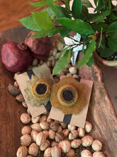 Folky Wooly Sunflower Pins