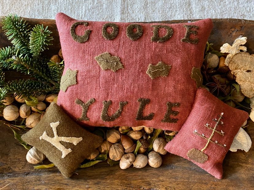 Goode Yule ~ Linen & Wool Pillow Set